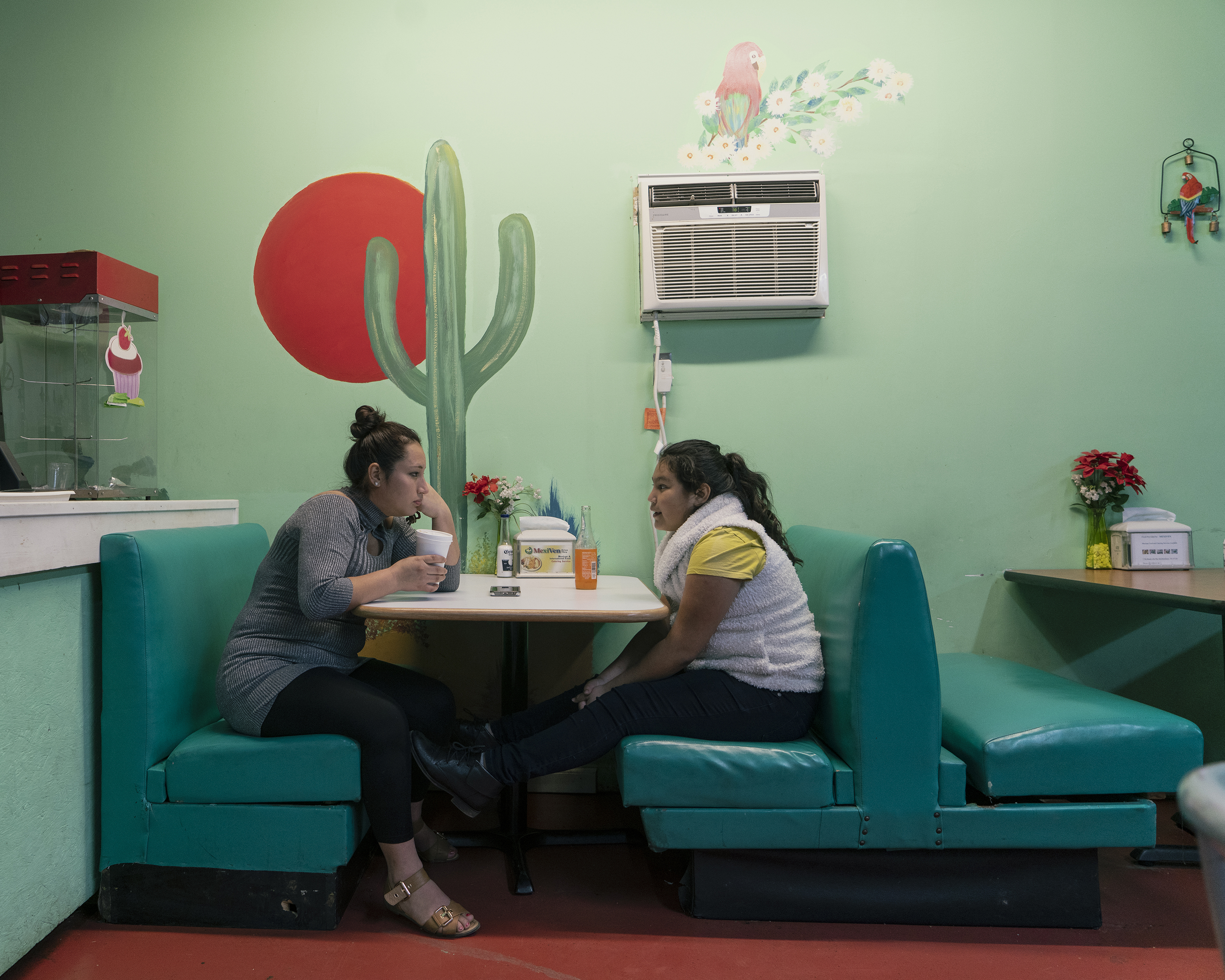 Albertina Contreras and her daughter at a restaurant in Murfreesboro, Tenn. (Davide Monteleone for TIME)