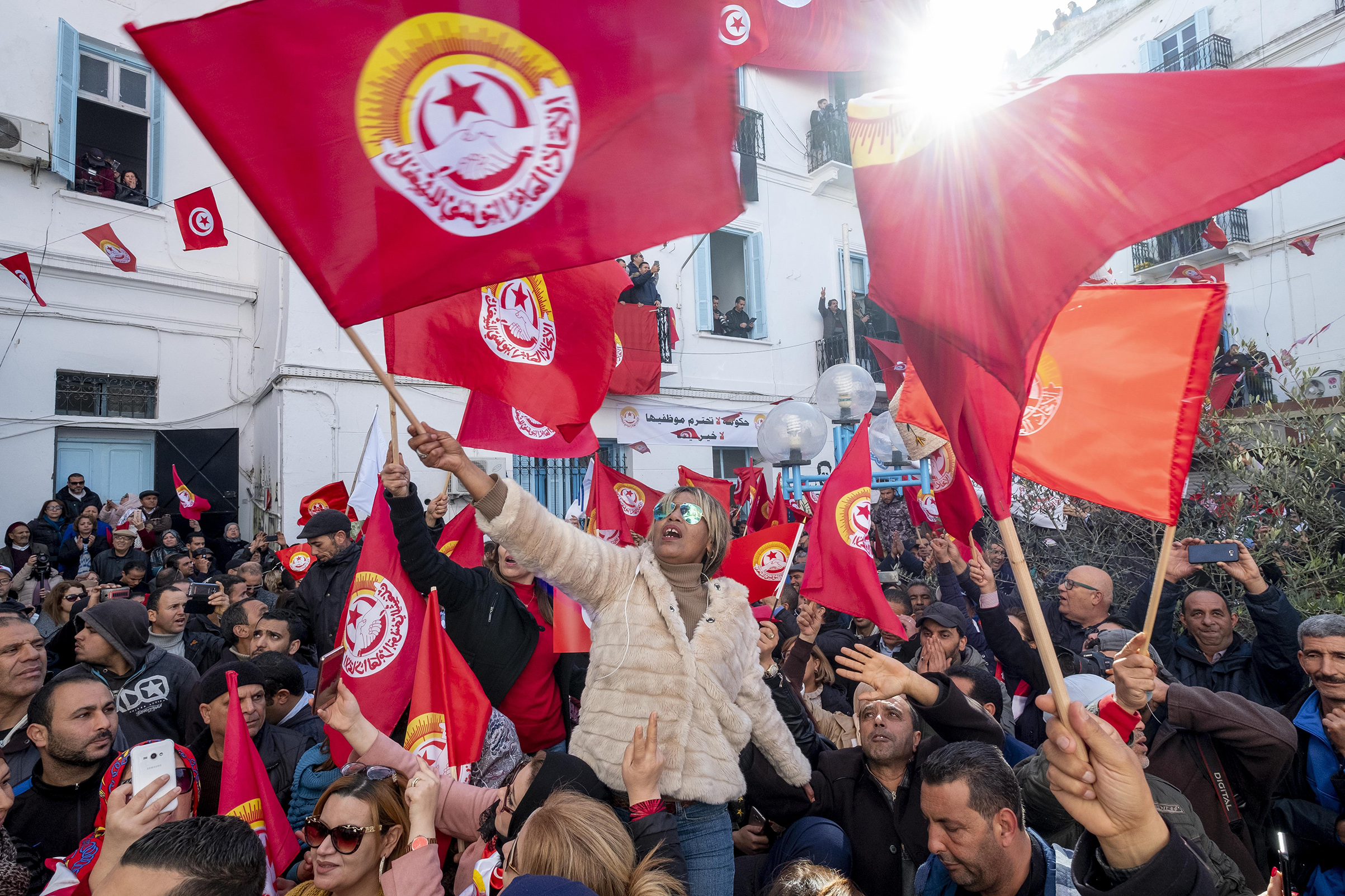 Civil Servants stage a protest within the public officials' strike, demanding the rise of their wage, after the strike call by Tunisian General Labour Union in Tunis, Tunisia on January 17, 2019. (Abaca Press&mdash;Fauque Nicolas/Images de Tunisie)