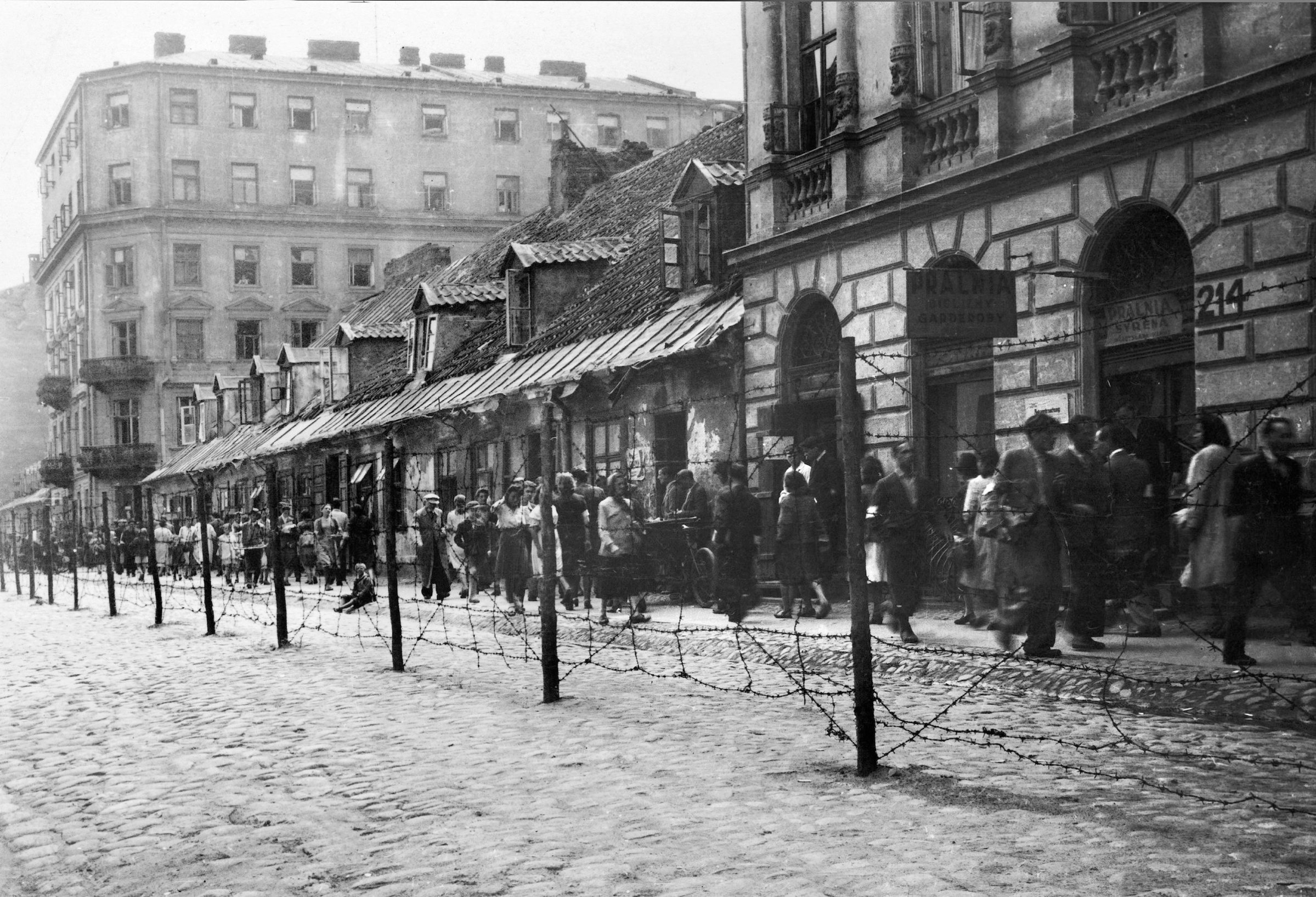 Warsaw Ghetto 1940-1943