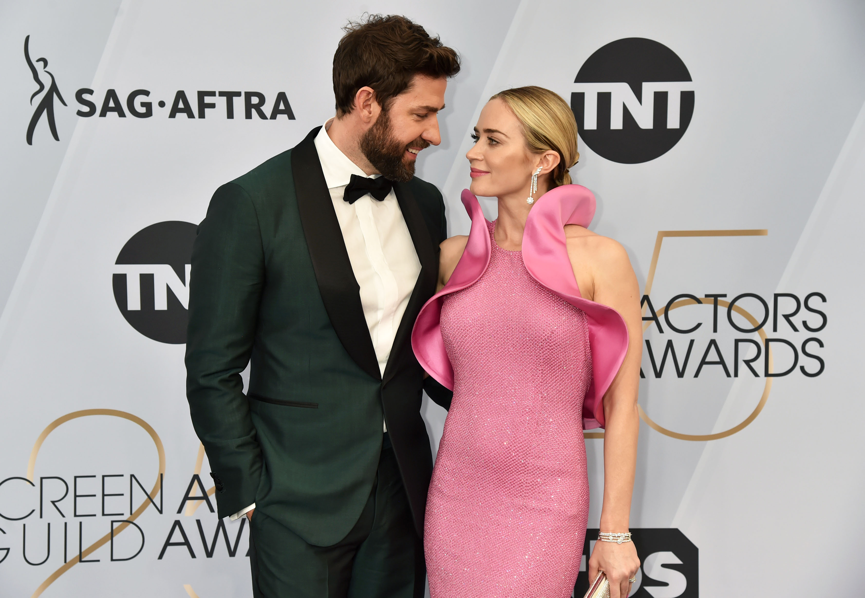 John Krasinski and Emily Blunt attend the 25th Annual Screen Actors Guild Awards at The Shrine Auditorium on January 27, 2019 in Los Angeles, California. (Jeff Kravitz&mdash;FilmMagic/Getty Images)