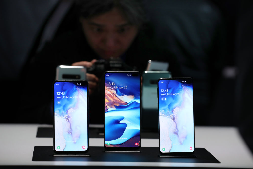 The new Samsung Galaxy S10e, Galaxy S10+ and the Galaxy S10 smartphones are displayed during the Samsung Unpacked event on February 20, 2019 in San Francisco, California. (Justin Sullivan—Getty Images)