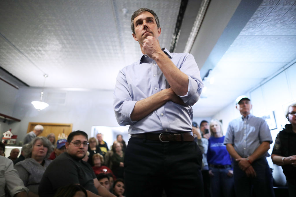 Democratic presidential candidate Beto O'Rourke talks with voters during his second day of campaigning for the 2020 nomination at Art Domestique March 15, 2019 in Washington, Iowa. (Chip Somodevilla&mdash;Getty Images)