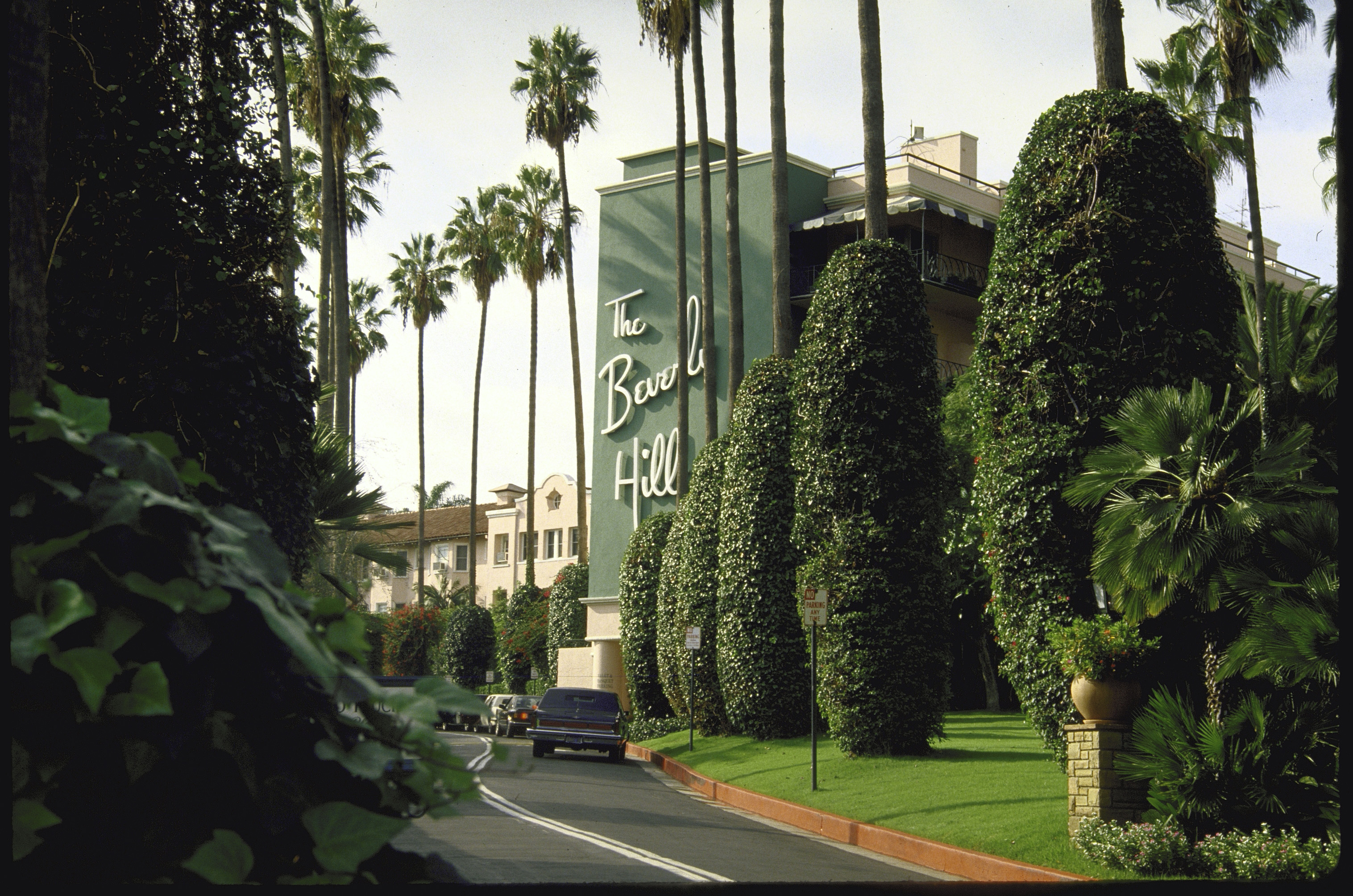 A view of the grounds of the Beverly Hills Hotel. (Photo by Ben Martin/Getty Images) (Ben Martin—The LIFE Images Collection/Getty)
