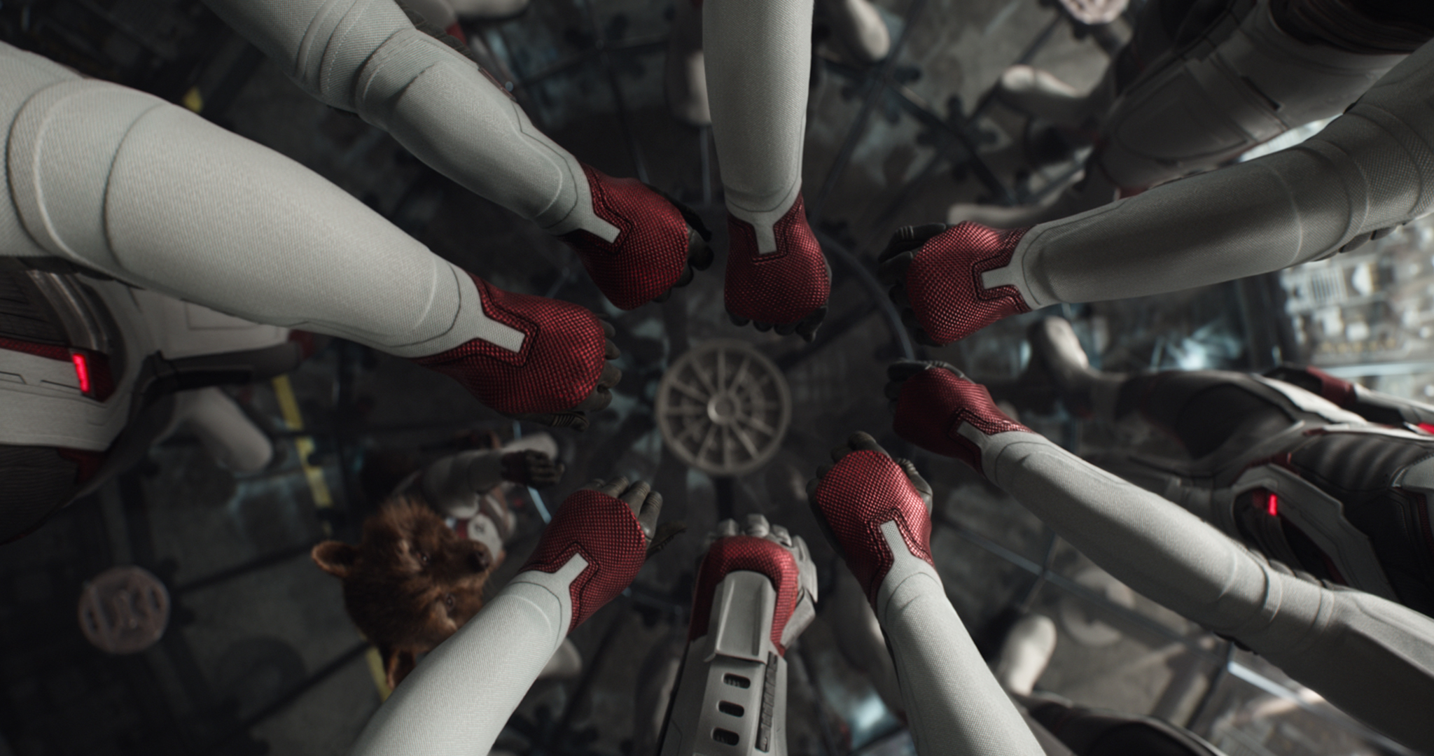 avengers-endgame-hands-circle