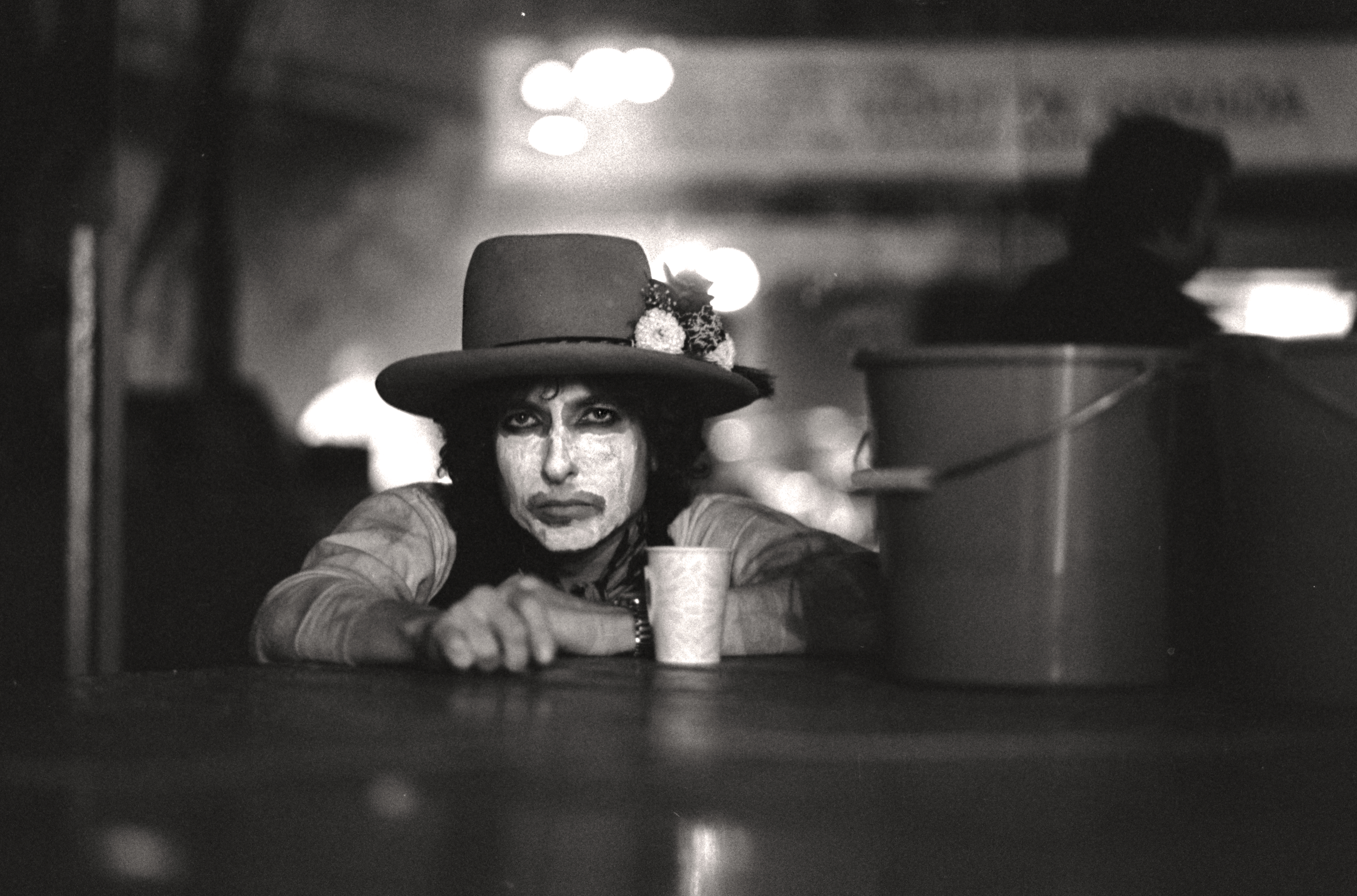 Bob Dylan in a still from the documentary <i>Rolling Thunder Revue: A Bob Dylan Story by Martin Scorsese</i>. (Netflix)