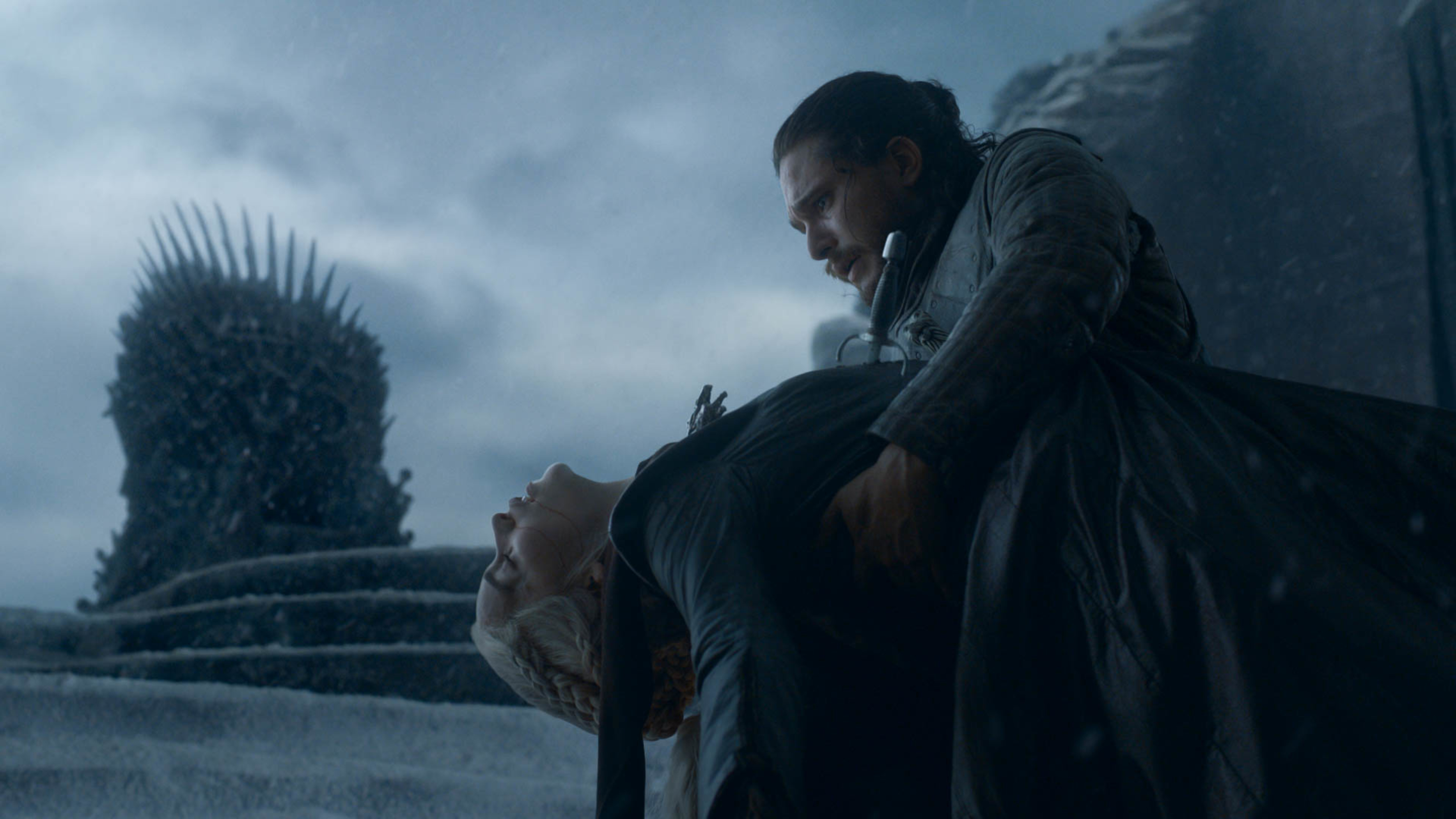 Daenerys Targaryen dies in Jon Snow's arms in the Game of Thrones series finale (Helen Sloan—HBO)