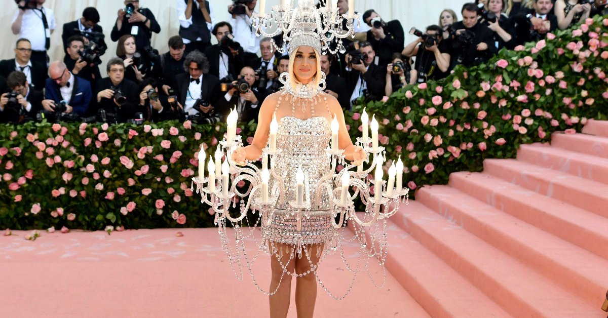 Conjugeren krater Rood Katy Perry Attended the 2019 Met Gala as a Human Chandelier | Time