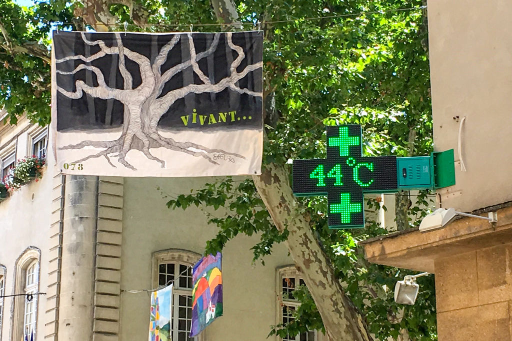 A picture taken on June 28, 2019 shows a pharmacy screen sign indicating the temperature of 44 degrees Celsius in Carpentras, south-eastern France. (Patrick Valasseris – AFP/Getty Images)