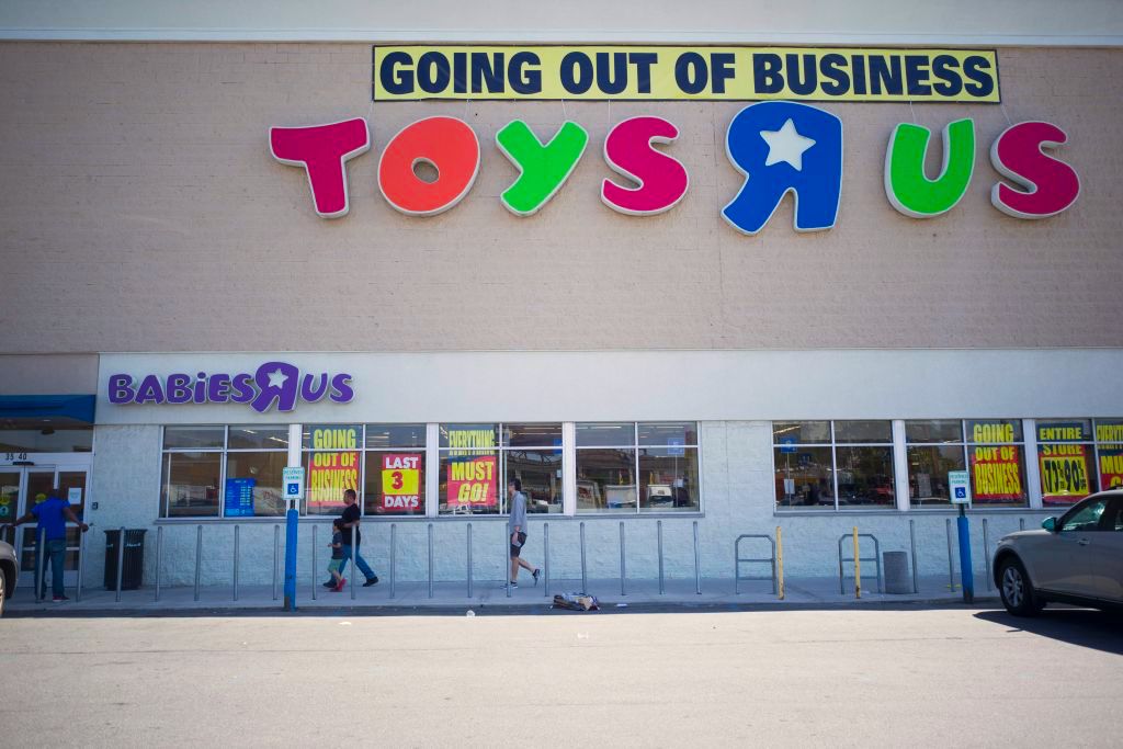 A 'Going Out Of Business' sign is displayed outside a Toys 'R' Us store on June 26, 2018 in New York City. (LiaoPan&mdash;VCG/Getty Images)
