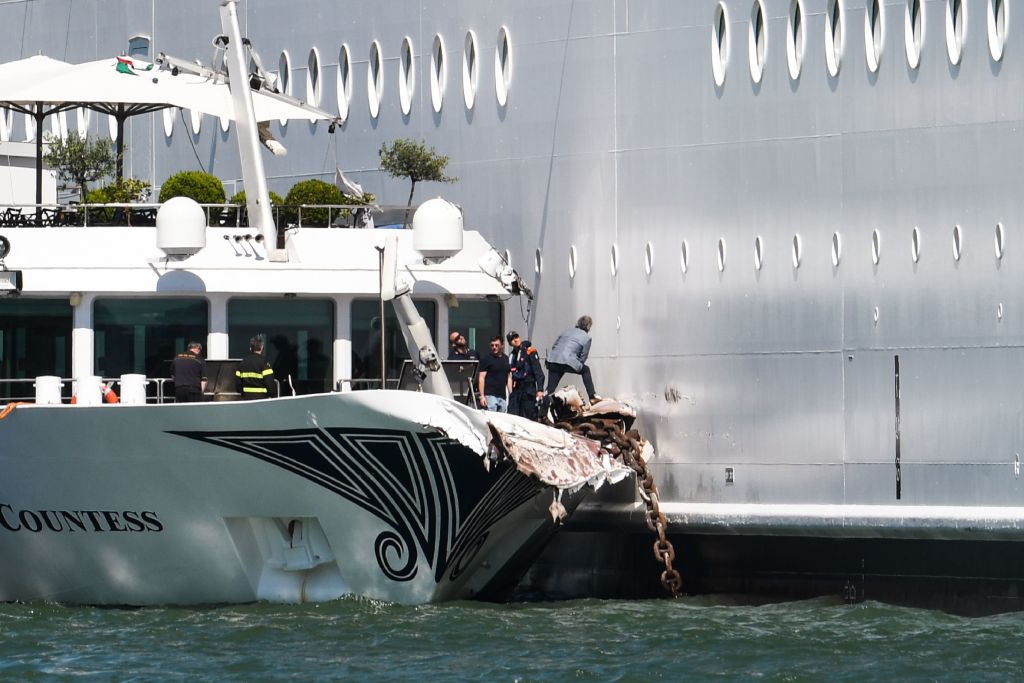 ITALY-ACCIDENT-SHIP-TOURISM