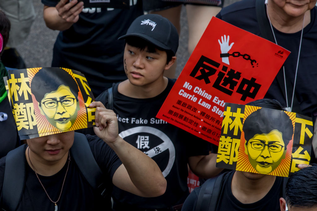 Hong Kong Girds for More Gridlock as China, Protesters Dig In