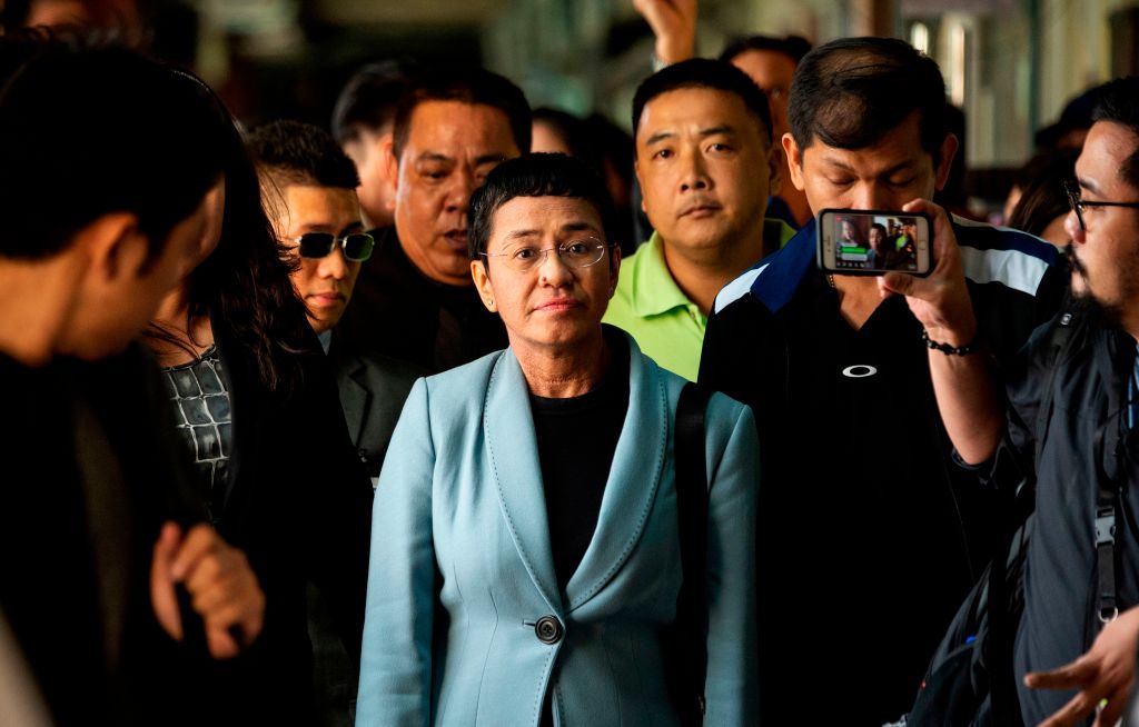 Philippine journalist Maria Ressa (C) arrives at a regional trial court in Manila to post bail on February 14, 2019. (NOEL CELIS&mdash;AFP/Getty Images)