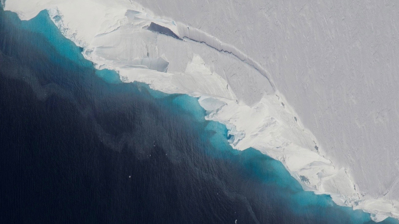 Thwaites Glacier in West Antarctica. (NASA/OIB/Jeremy Harbeck)