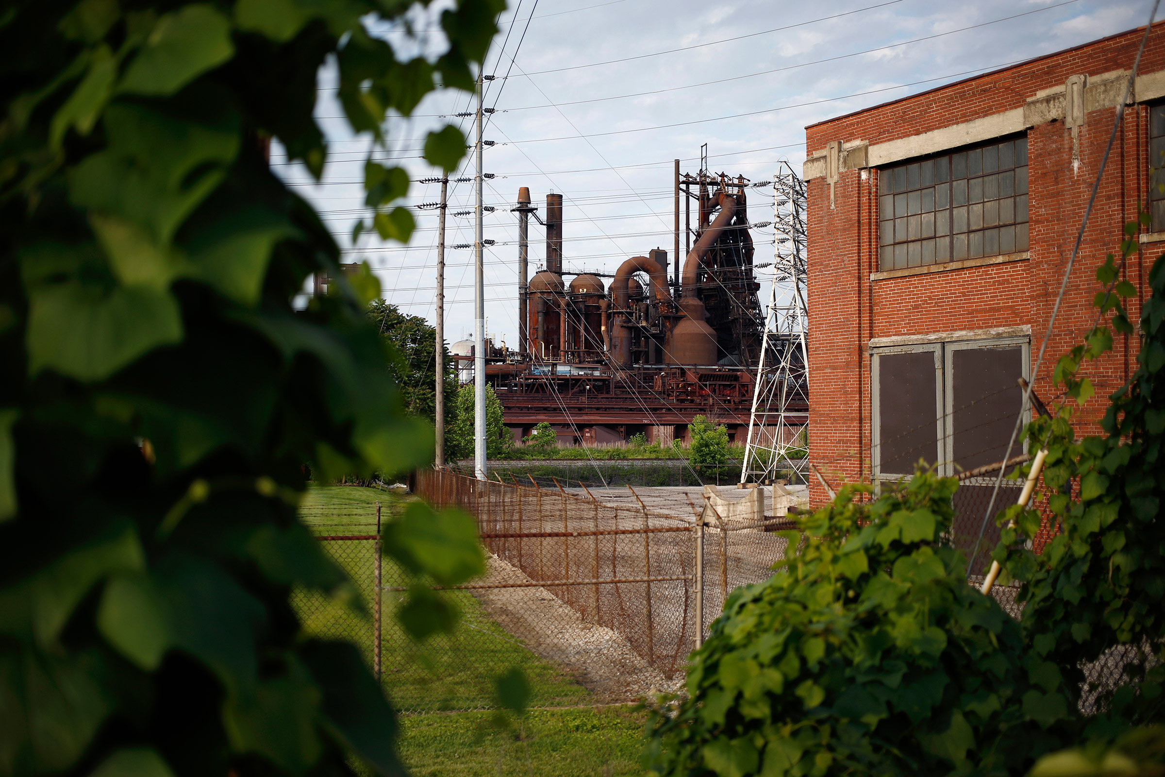 An idled blast furnace in Ashland, Ky., where Russian money is behind a new aluminum plant (Luke Sharrett for TIME)
