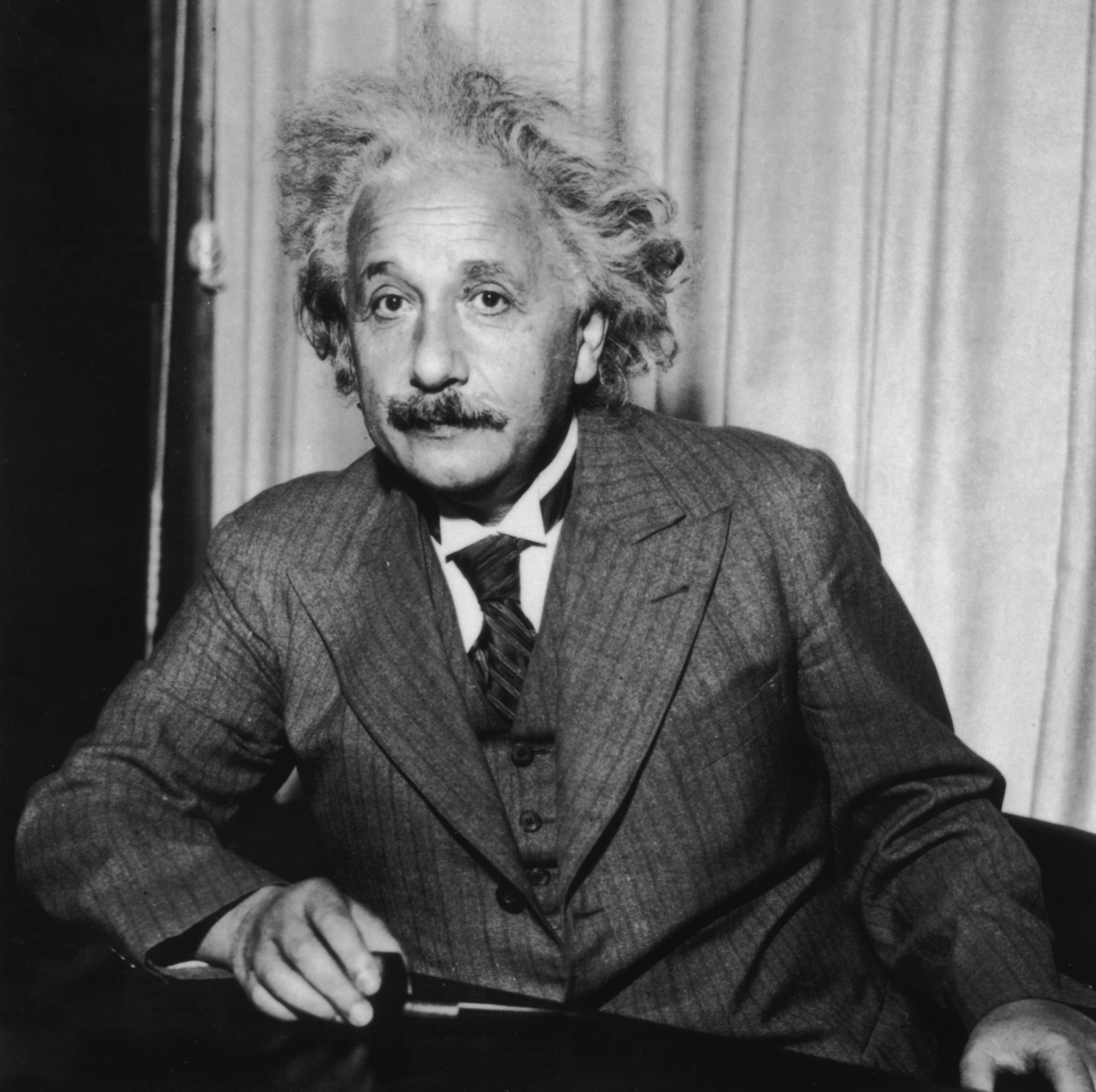 Arriba 95+ Foto ¿cuál Fue El Invento De Albert Einstein? Mirada Tensa