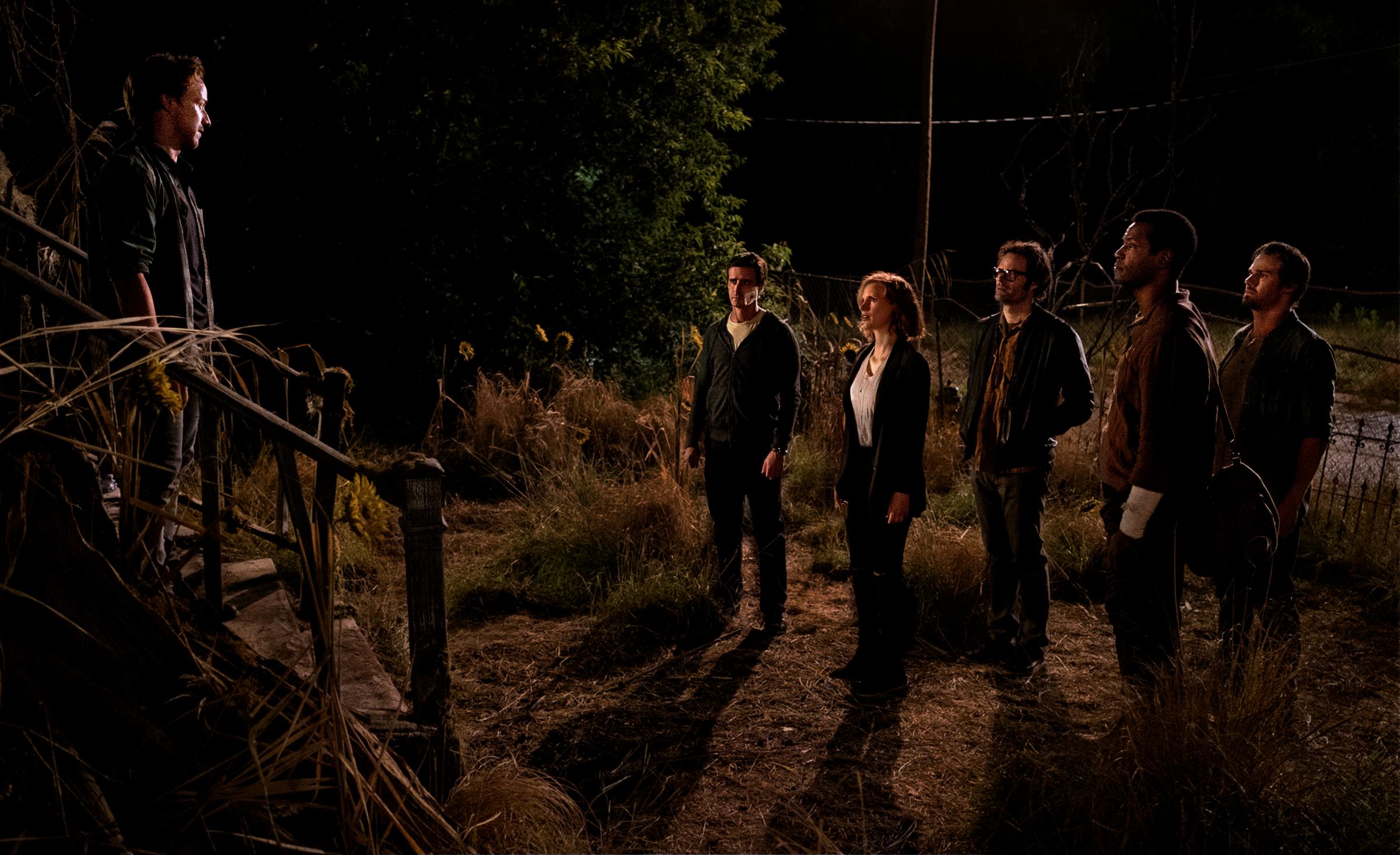 (L-r) James McAvoy as Bill Denbrough, James Ransone as Eddie Kaspbrak, Jessica Chastain as Beverly Marsh, Bill Hader as Richie Tozier, Isaiah Mustafa as Mike Hanlon, and Jay Ryan as Ben Hascomb in 'It Chapter Two'
