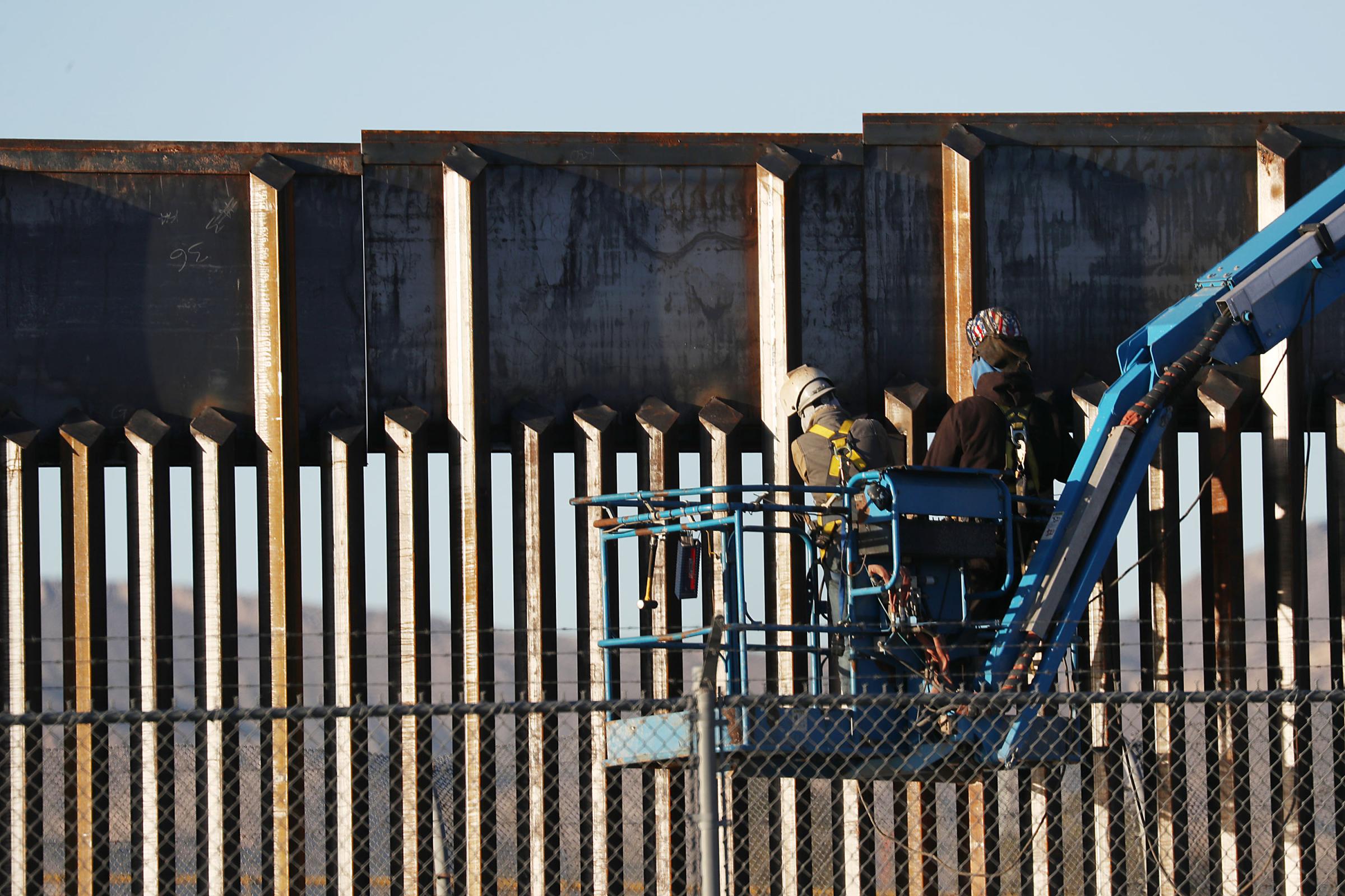 Pentagon Approves Border Wall Funding