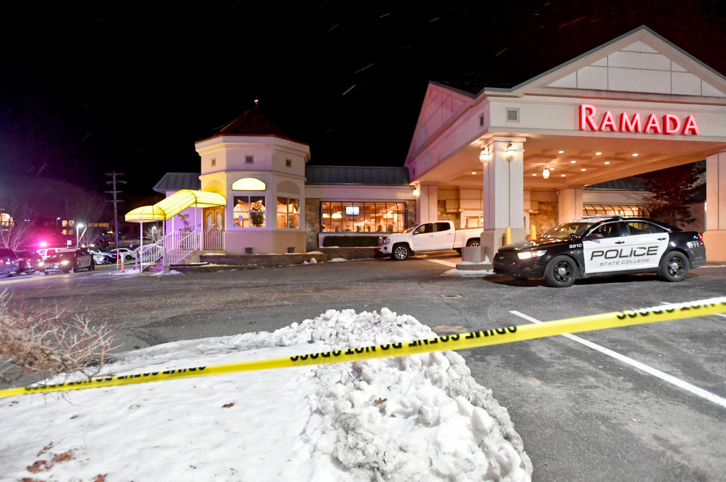 Police respond to a shooting at P.J. Harrigan's in State College, Pa., on January 24, 2019. (Abby Drey—Centre Daily Times/TNS/Getty Images)