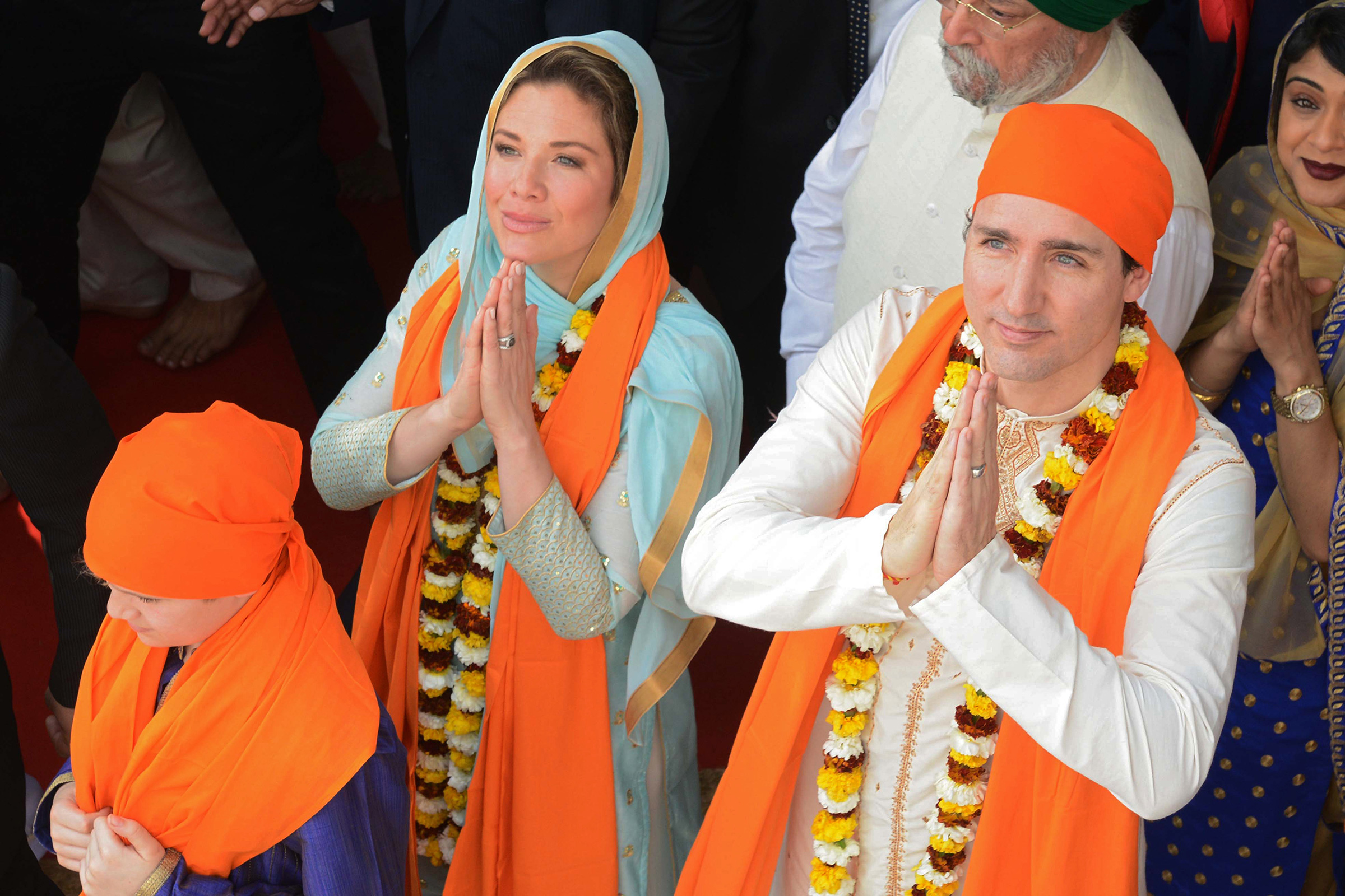 Canadian Prime Minister Justin Trudeau and wife Sophie Gregoire pay their respects at the SSikh Golden Temple in Amritsar on Feb. 21, 2018. (Narinder Nanu—AFP/Getty Images)