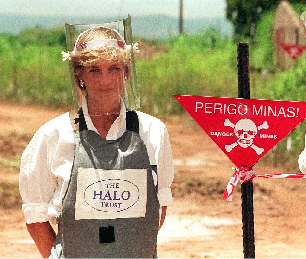Diana, Princess of Wales, wears body armor during a visit to a landmine in January 1997 in Angola. (Anwar Hussein Collection—Getty Images)