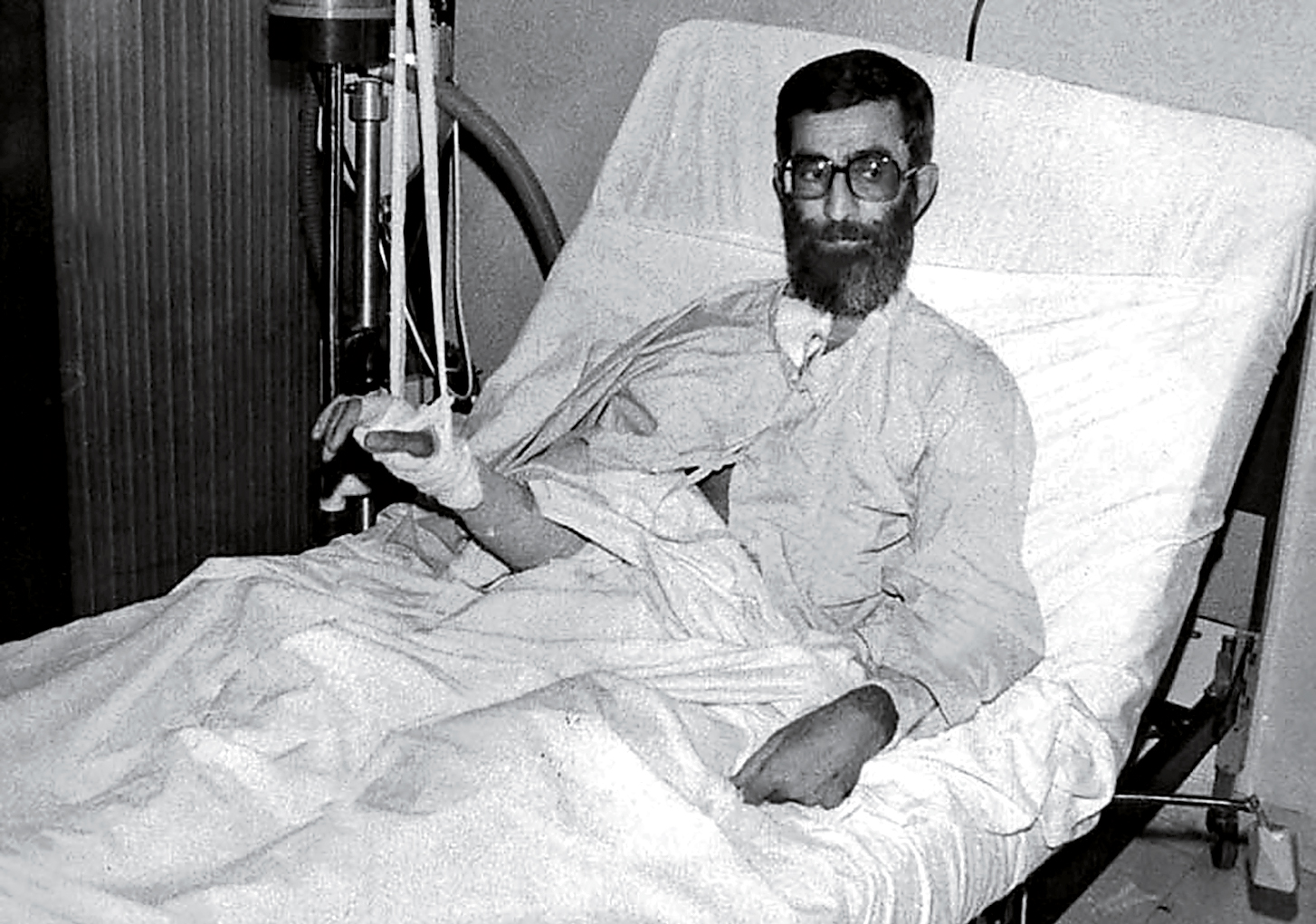 Recovering in a Tehran hospital from a 1981 bomb blast that cost him the use of his right hand (Afarsi.Khamenei.ir)