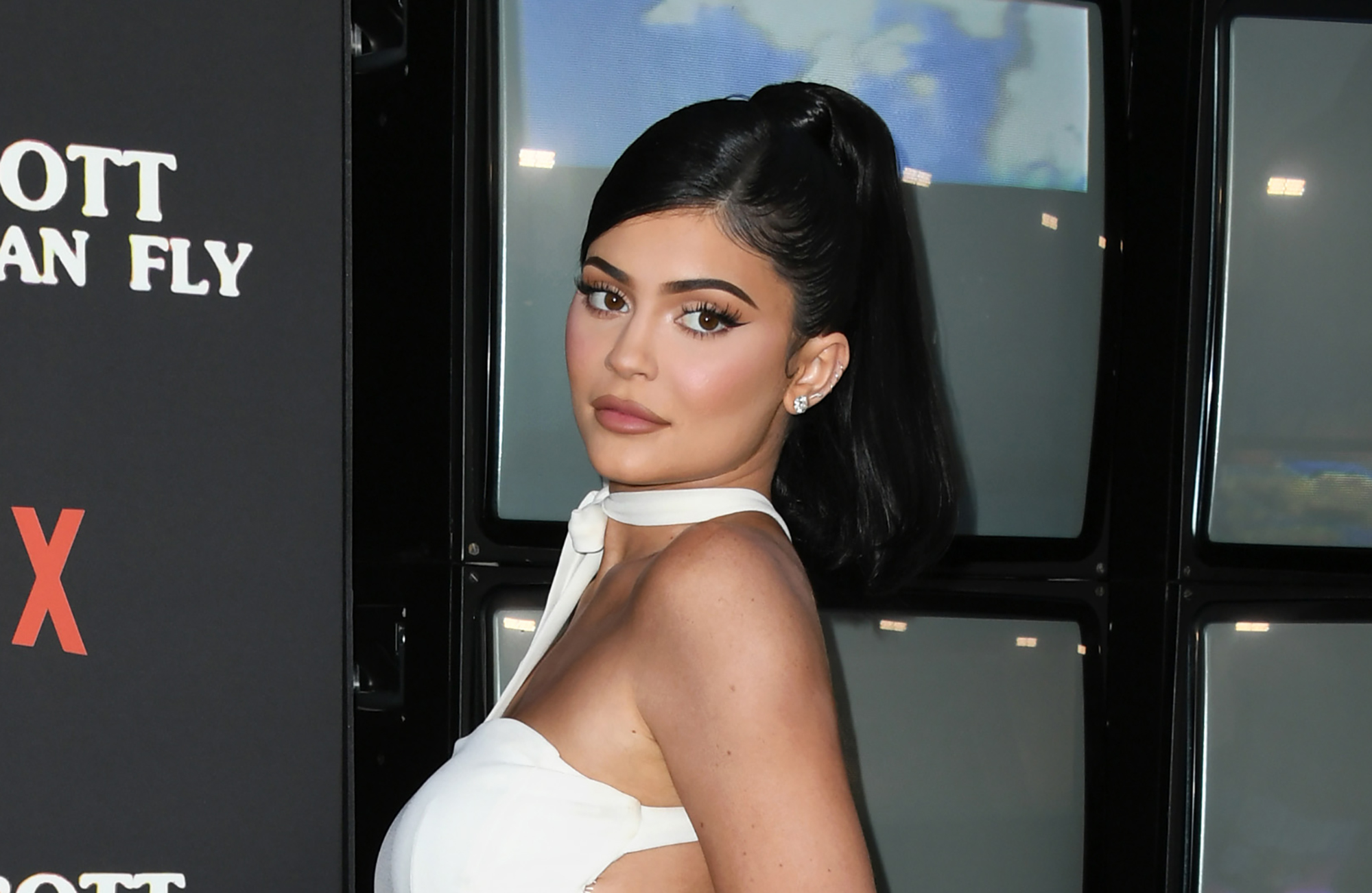 Kylie Jenner Singing Rise And Shine Is Internet S New Meme Time