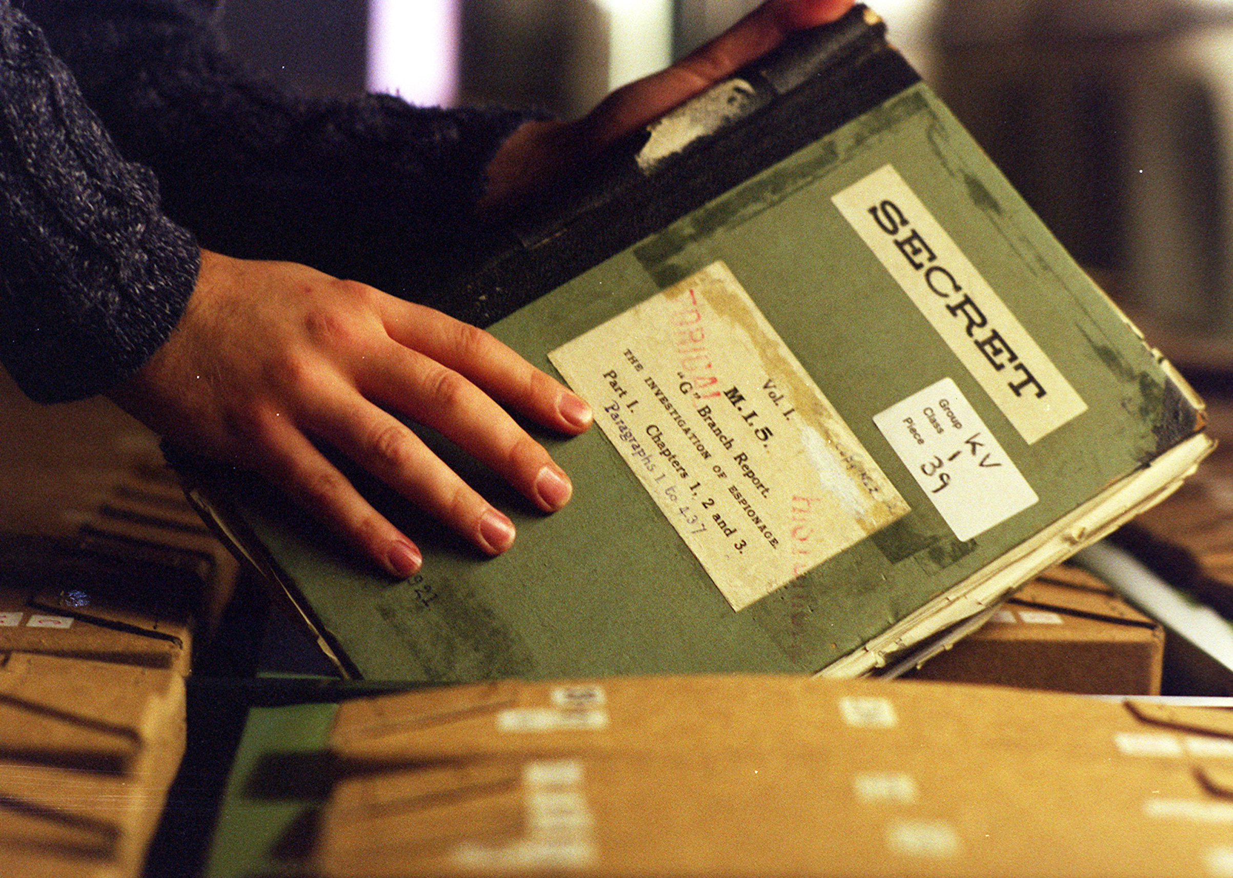 A secret MI5 files released to the Public Records Office, in Kew, London on Nov. 17, 1997. (Jason Bye—PA Images/Getty Images)