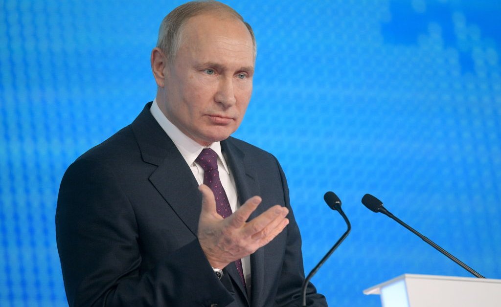 Как президент России Владимир Путин стал победителем в слушаниях по импичменту президента Дональда Трампа thumbnail