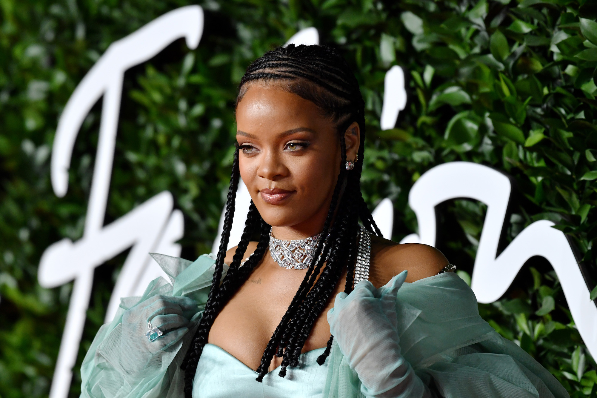 Rihanna Is Now Officially A Billionaire And World’s Richest Female Musician