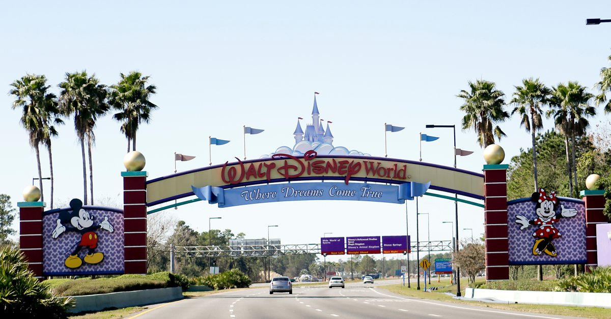 Актеры-персонажи Disney World теперь подают полицейские отчеты, в которых говорится, что туристы неуместно их трогают thumbnail