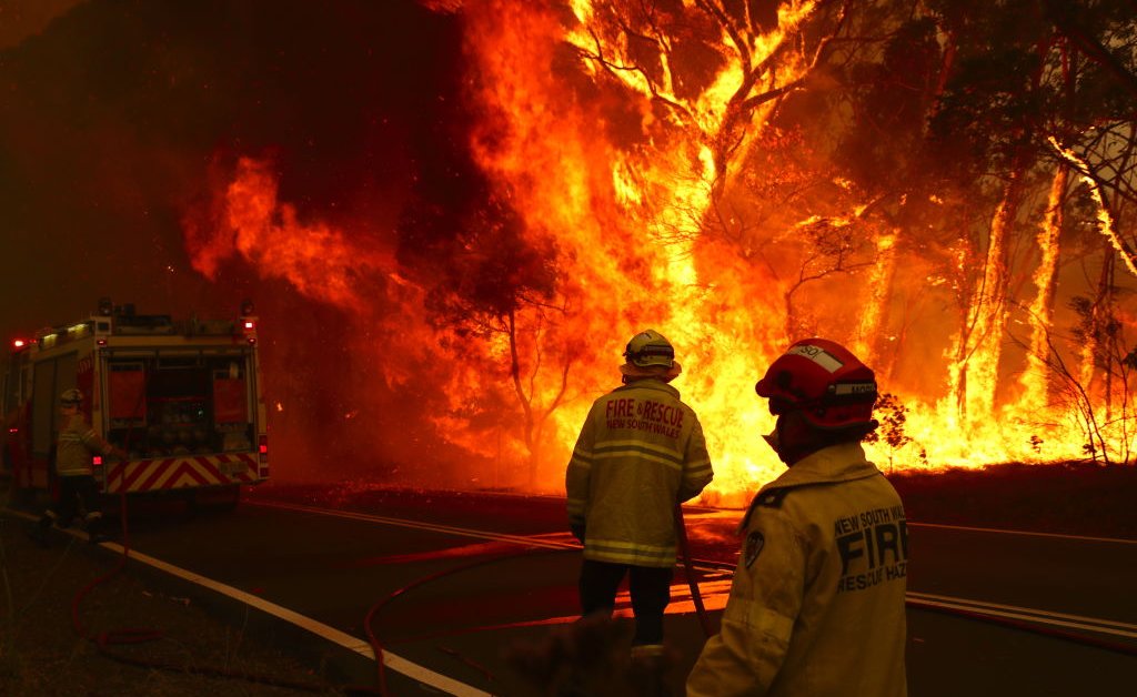 Лесные пожары бушуют за пределами каждого крупного города в Австралии. Они только ухудшатся thumbnail