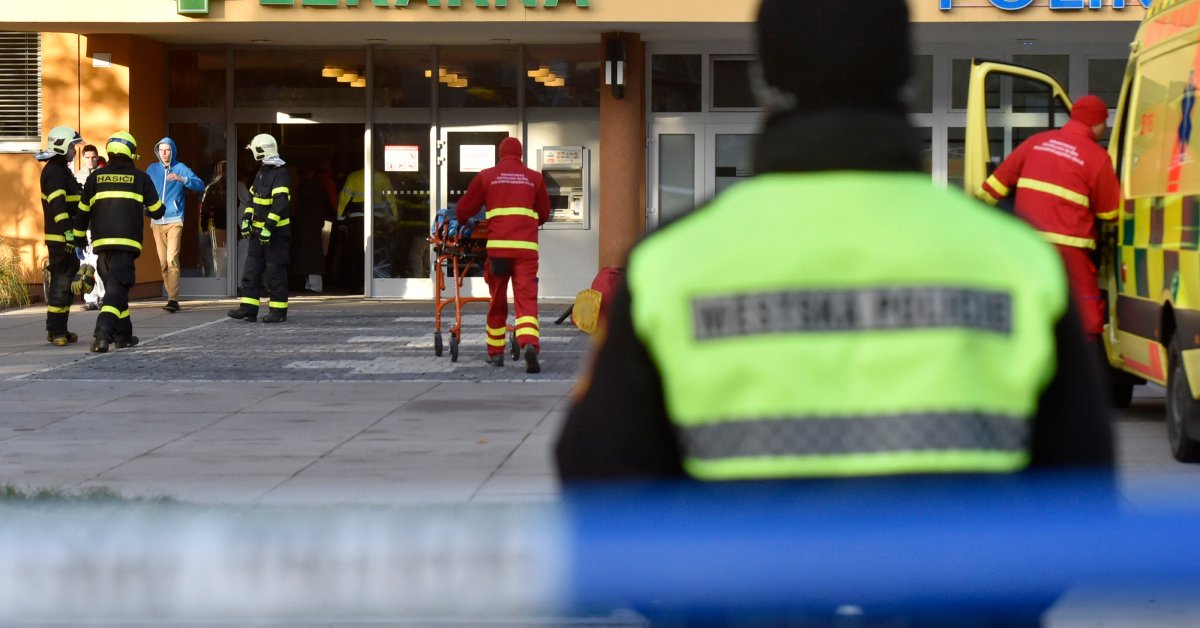 6 человек погибли после массовой стрельбы в чешской больнице thumbnail
