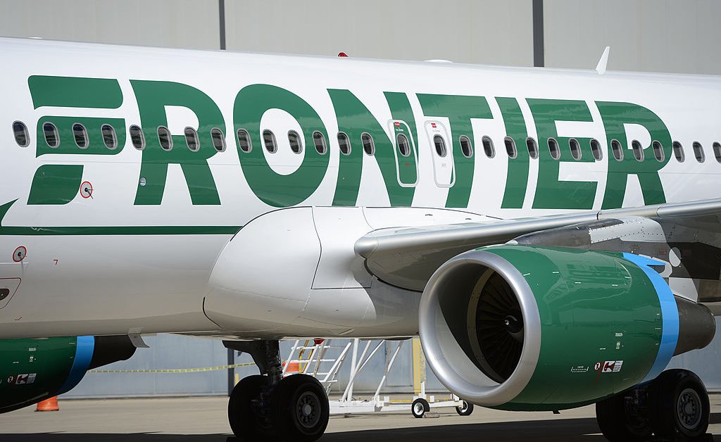 2 женщины утверждают, что они подверглись сексуальному насилию на рейсах Frontier Airlines и авиакомпания не смогла ответить thumbnail