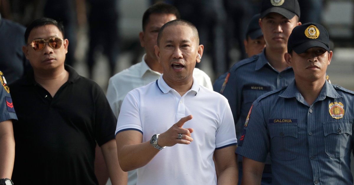 Члены политической семьи Филиппин, осужденные за самое смертоносное нападение на журналистов в истории thumbnail