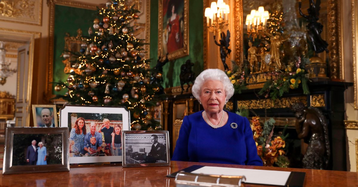 Королева Елизавета признает, что 2019 год был «ухабистым» в рождественской речи thumbnail