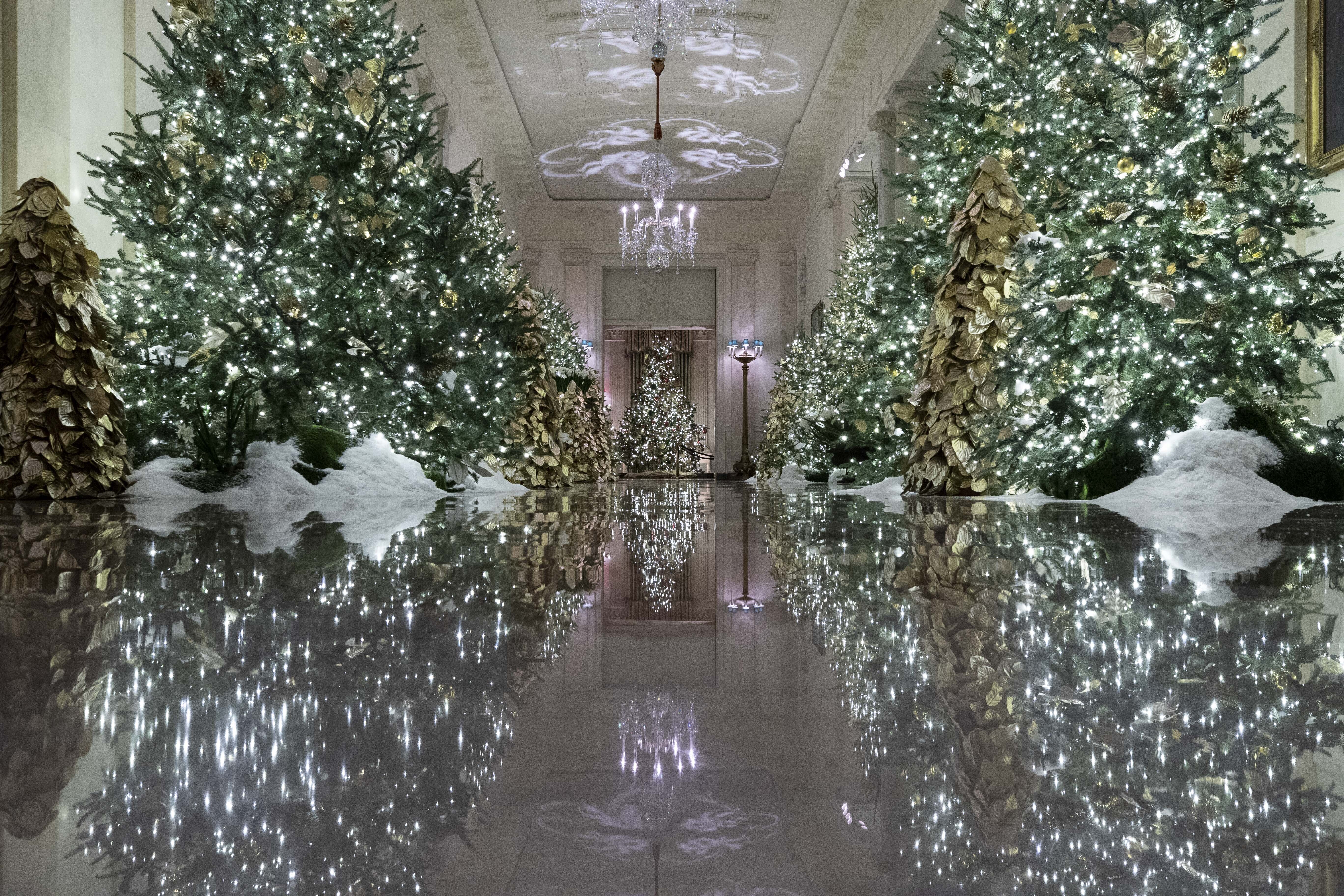 Large size White House Christmas Card President Trump Melania  2019 