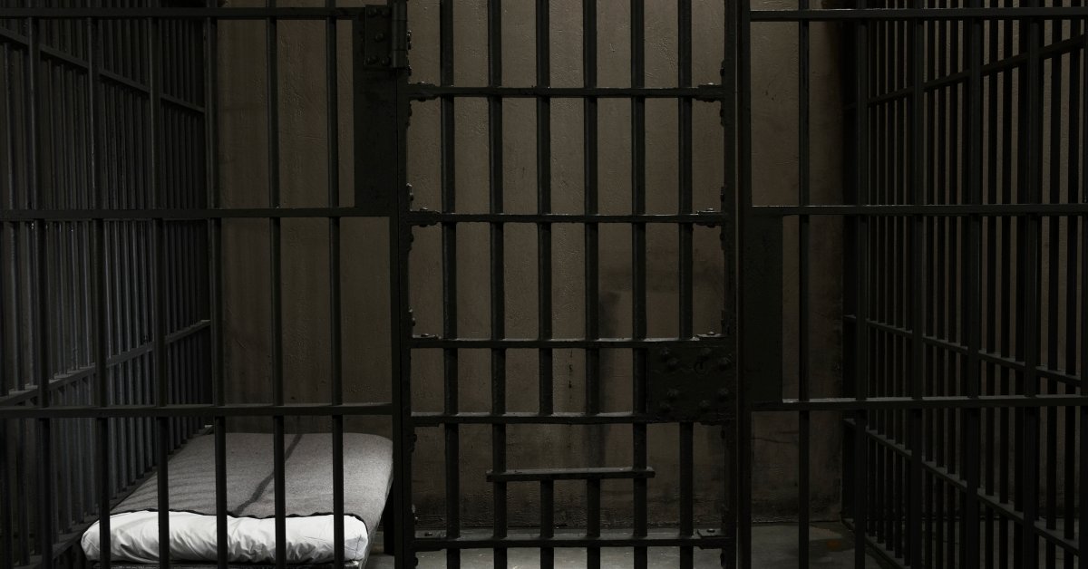 Заключенный из Миссисипи умер после того, как рухнул в тюрьме. Это 13-ая смертная казнь в прошлом месяце thumbnail
