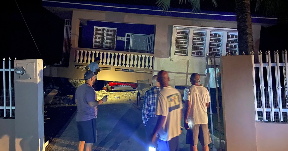 Землетрясение силой 6,5 балла в Пуэрто-Рико отключает электричество на острове thumbnail