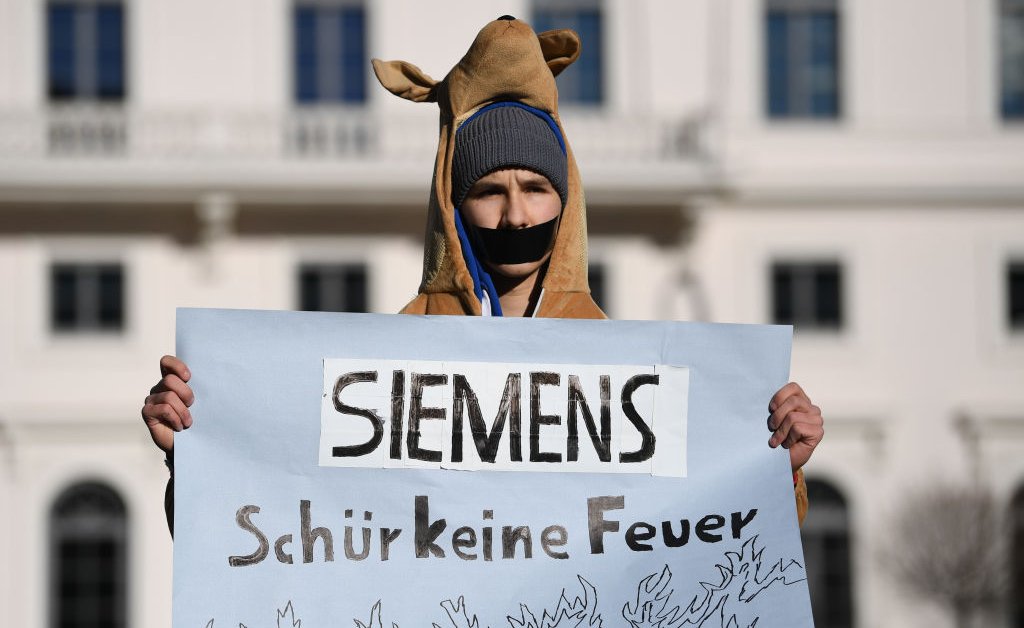 Siemens не прекратит контракт с австралийской угольной шахтой, несмотря на давление со стороны Греты Тунберг thumbnail