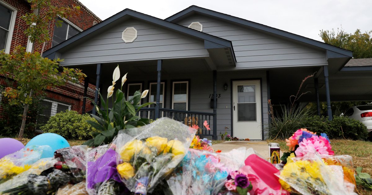 Мать Ататианы Джефферсон, женщина, убитая полицией Техаса в ее доме, умирает в той же резиденции thumbnail