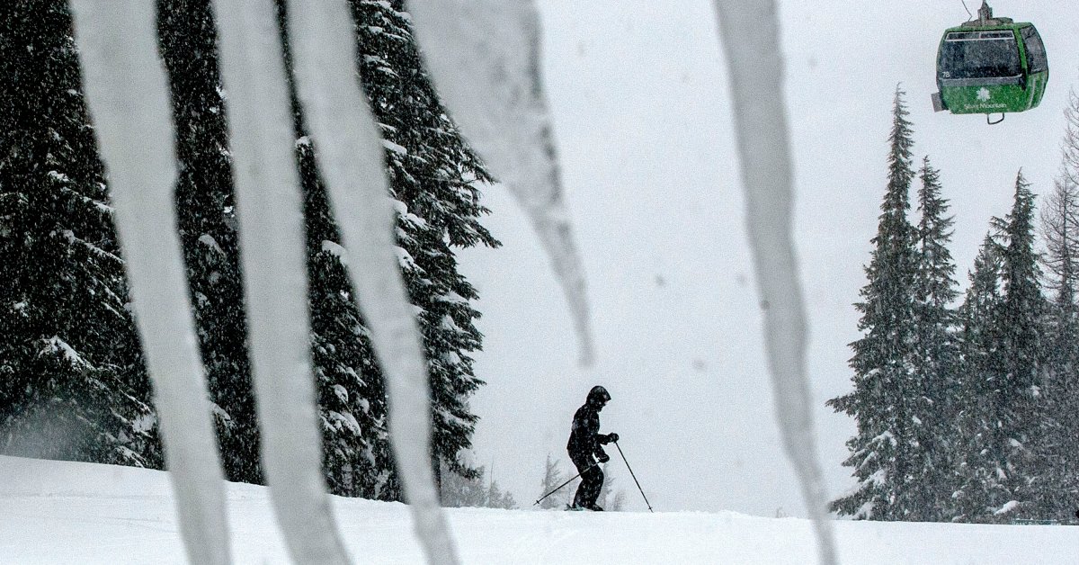 1 погибший, 5 спасенных после лавины на горнолыжном курорте Айдахо thumbnail