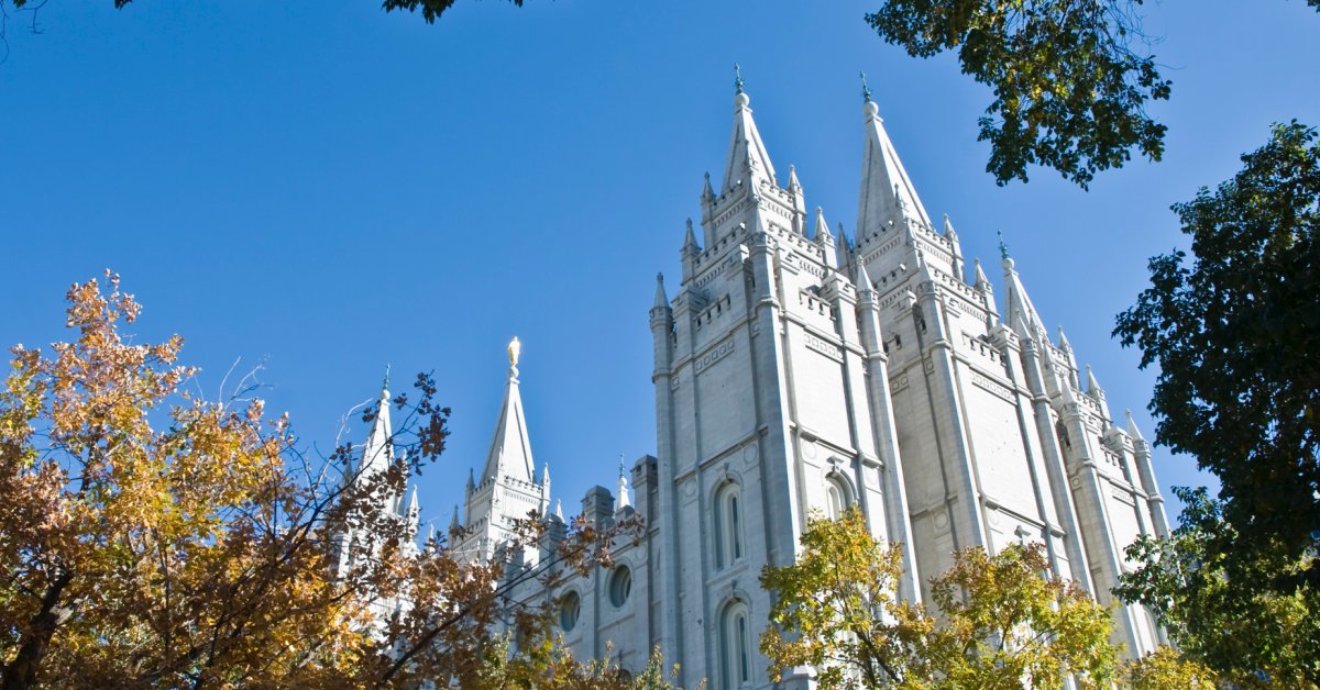 Женщина подала в суд на мормонскую церковь за сообщение о признании ее мужа в сексуальном насилии thumbnail