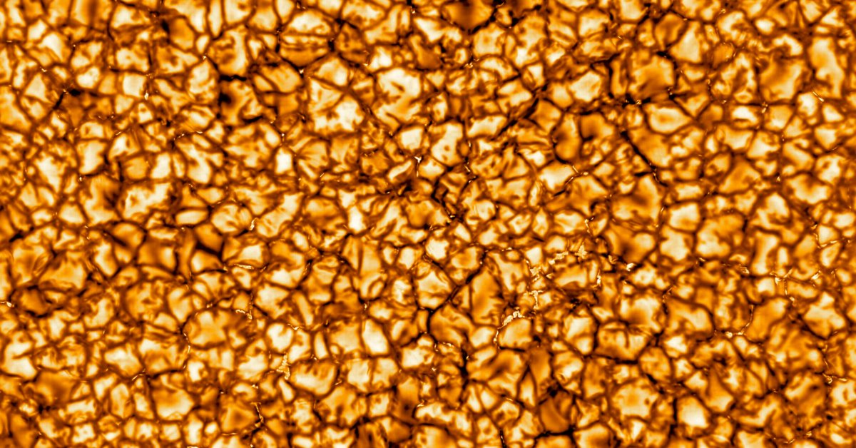 Новые фотографии показывают беспрецедентную детализацию турбулентной поверхности Солнца thumbnail