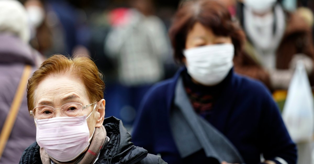Китай сообщает о 4 новых случаях вспышки вирусной пневмонии thumbnail