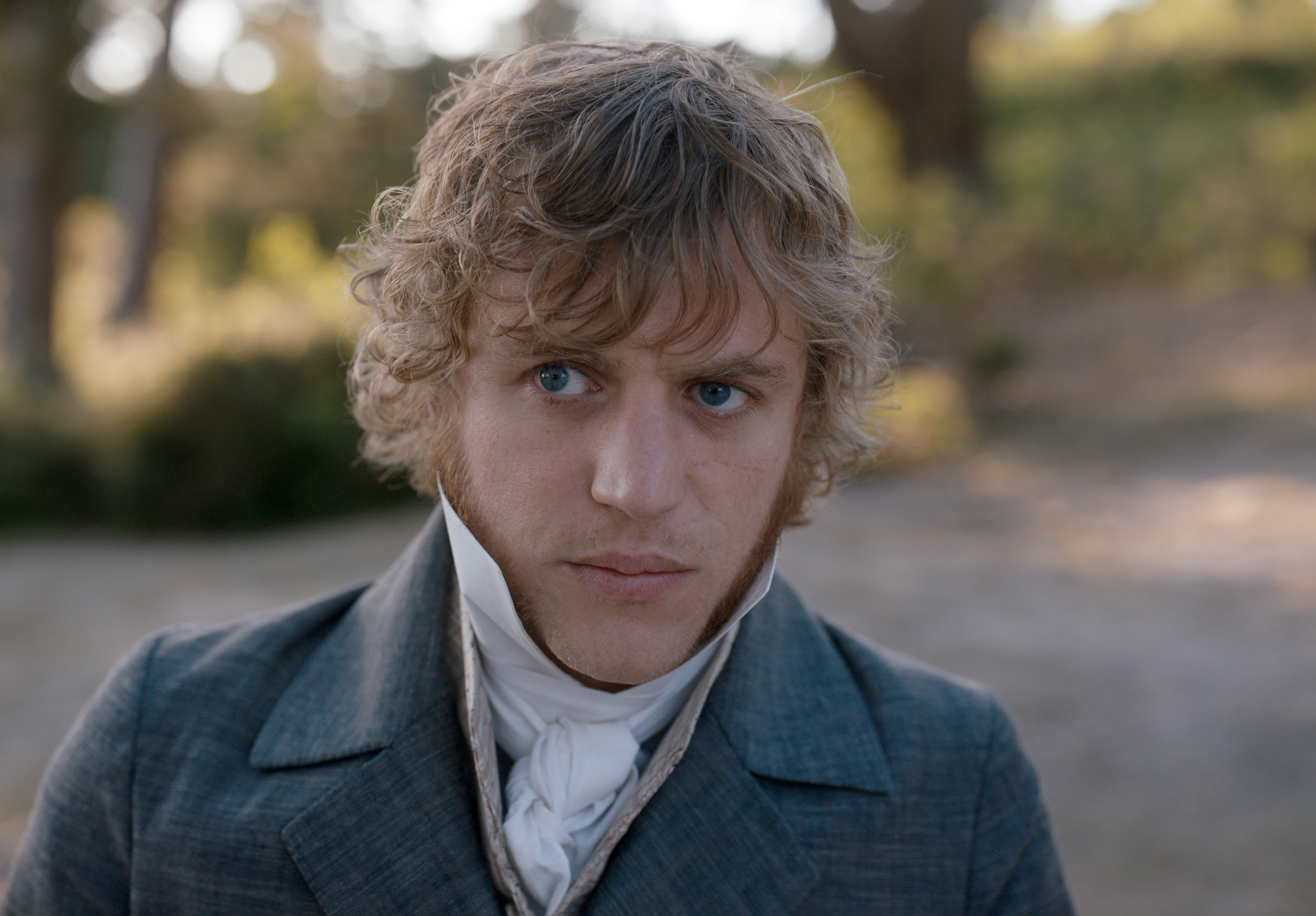 Johnny Flynn stars as "'George Knightley" in director Autumn de Wilde's EMMA, a Focus Features release. Credit : Focus Features (Courtesy of Box Hill Films—© 2019 Focus Features, LLC. All Rights Reserved)