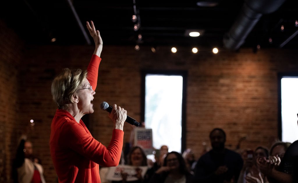 Elizabeth Warren Condemned Super PACs. Now She’s Benefiting From One thumbnail
