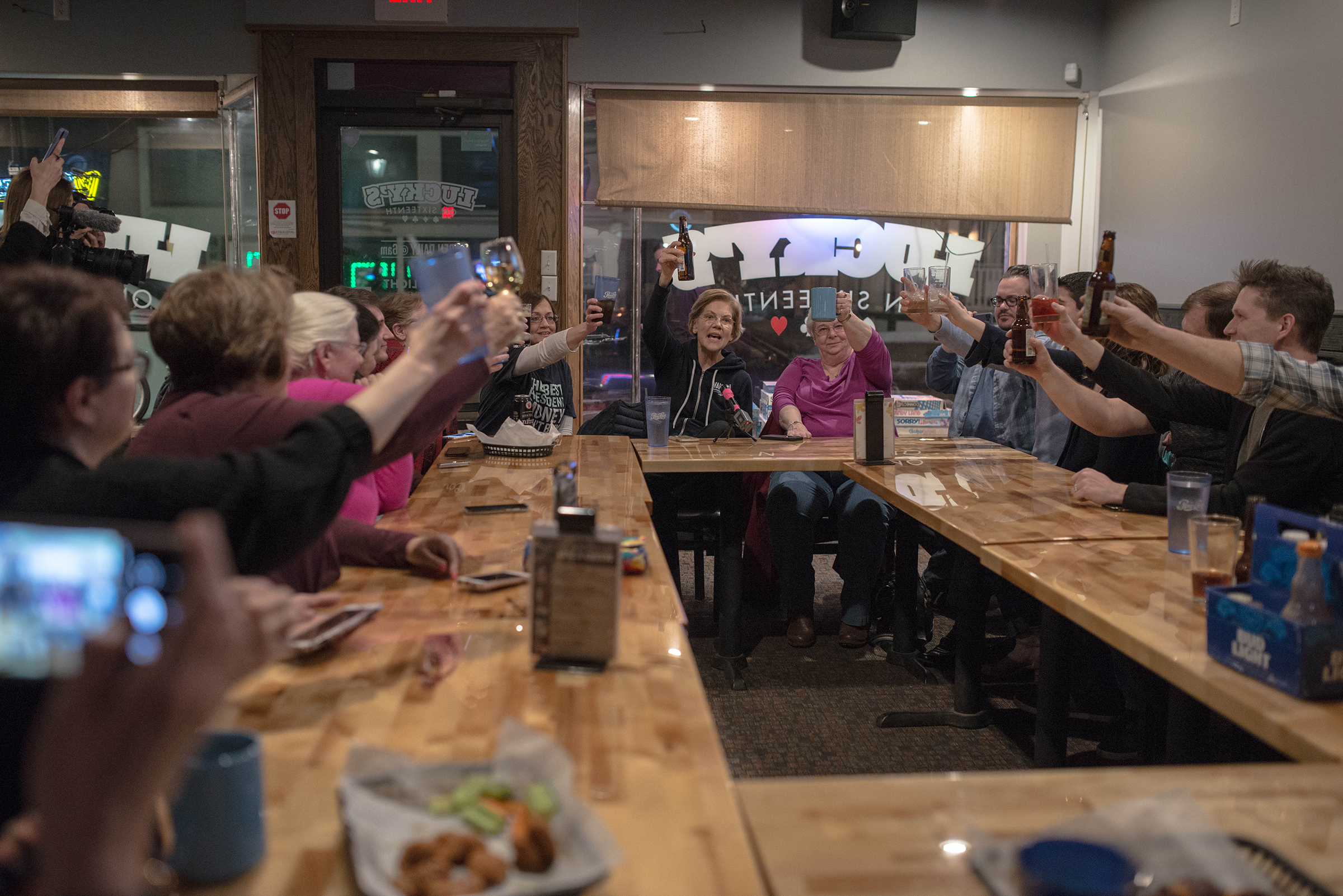 Warren holds a meet-and-greet at a pub in Cedar Rapids on Jan. 26 (Photograph by September Dawn Bottoms for TIME)