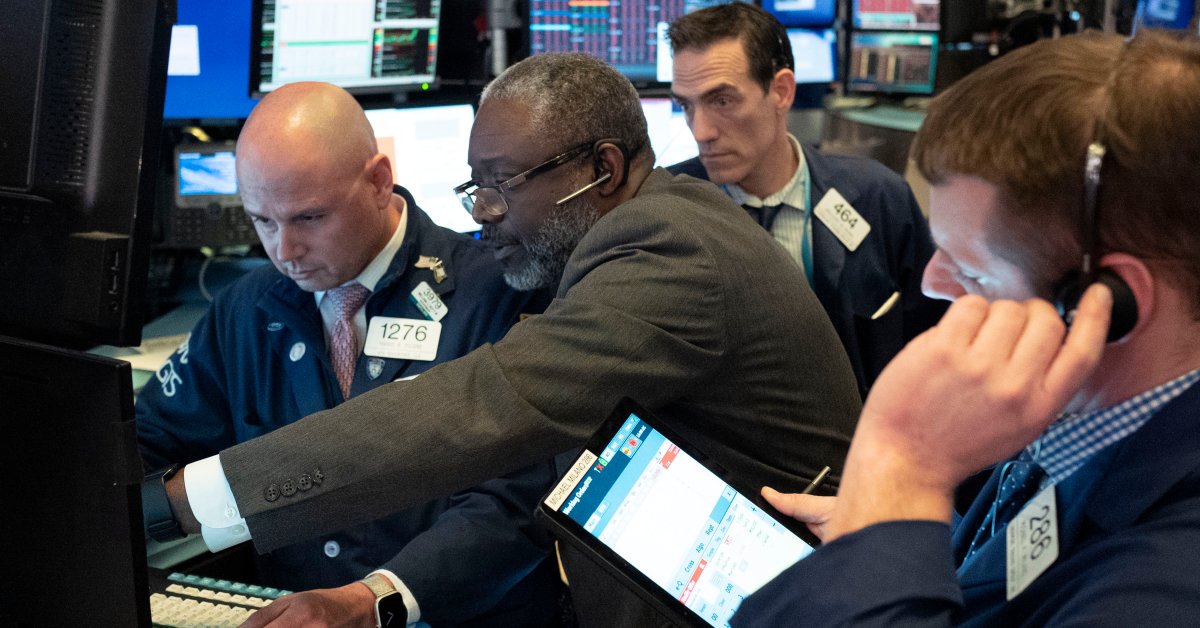Нью-Йоркская фондовая биржа временно закроет свою торговую площадку из-за коронавируса thumbnail