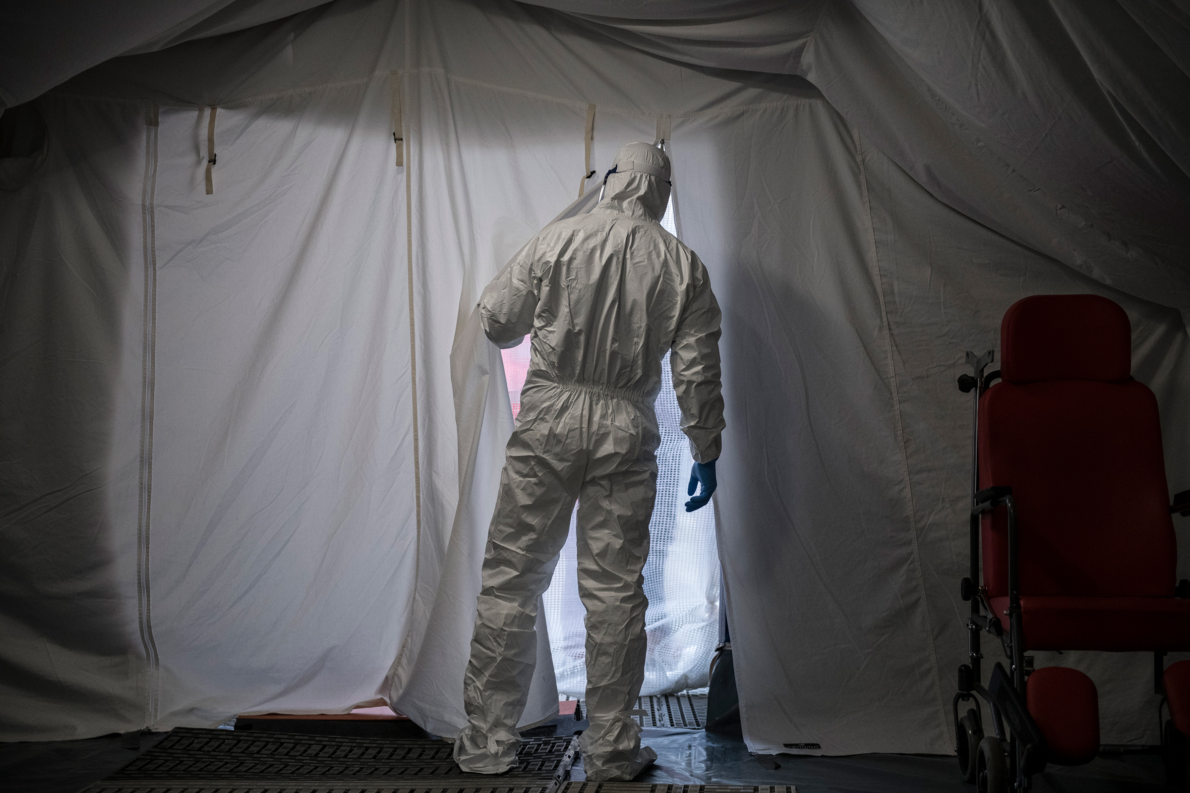 A health care worker wears protective gear at the San Giovanni Bosco Hospital in Turin, Italy, on Feb. 27 (Stefano Guidi—Getty Images)