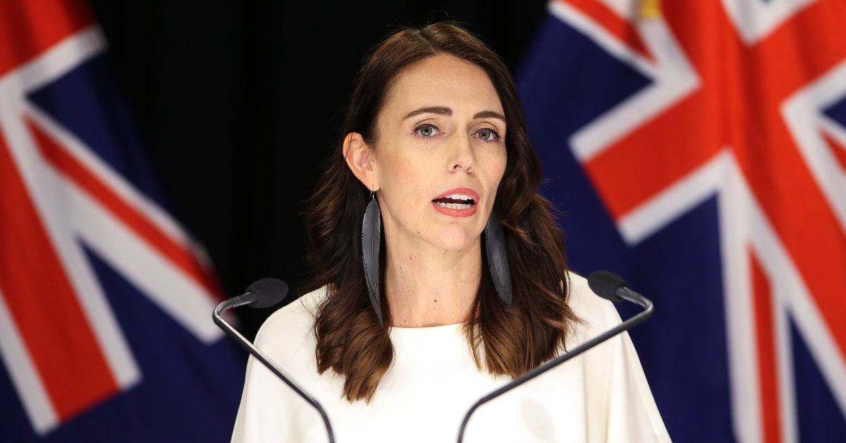 Премьер-министр Джасинда Ардерн говорит, что Новая Зеландия «в корне изменилась» после стрельбы в Крайстчерче thumbnail
